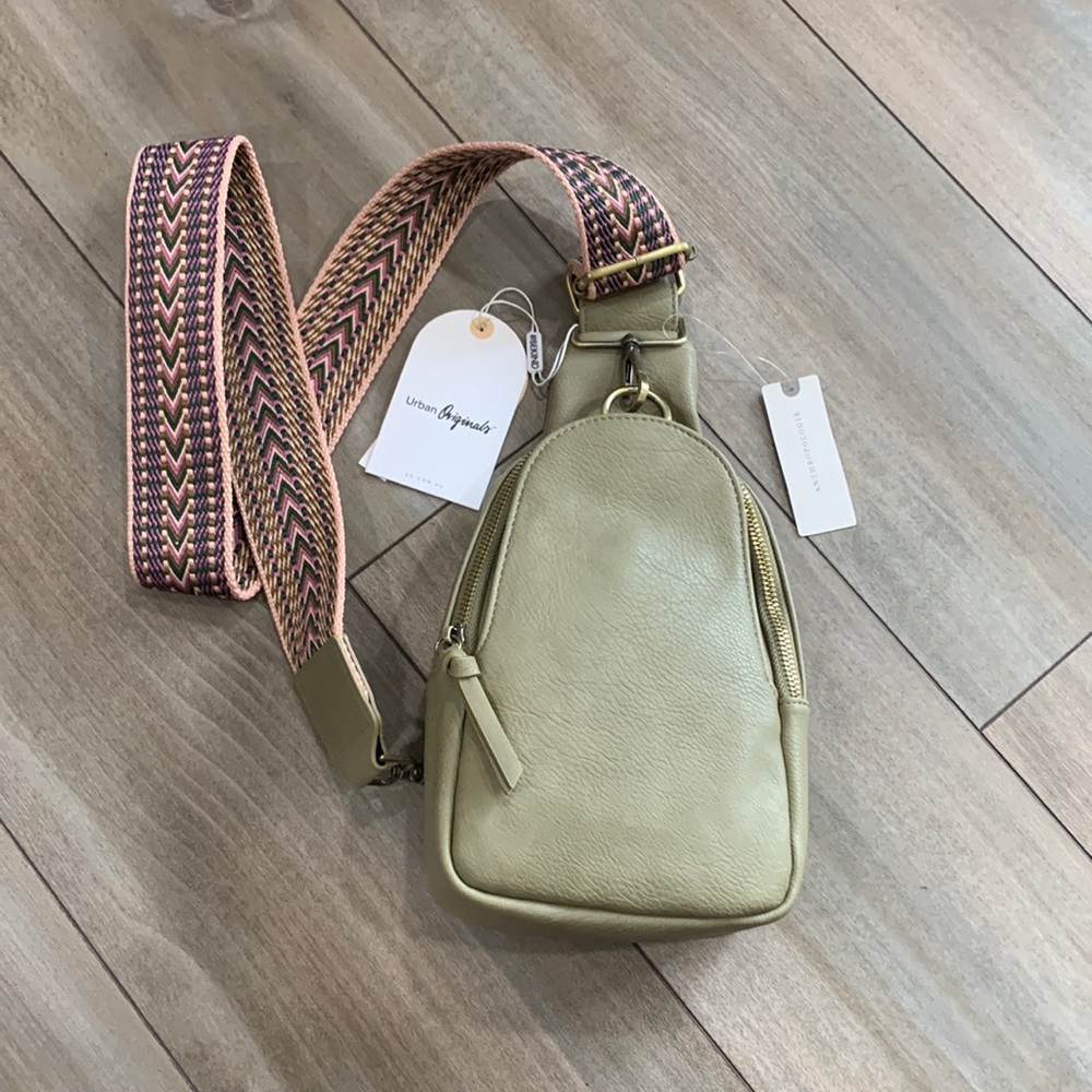 NWOT Anthropologie Urban Originals Liberty bag